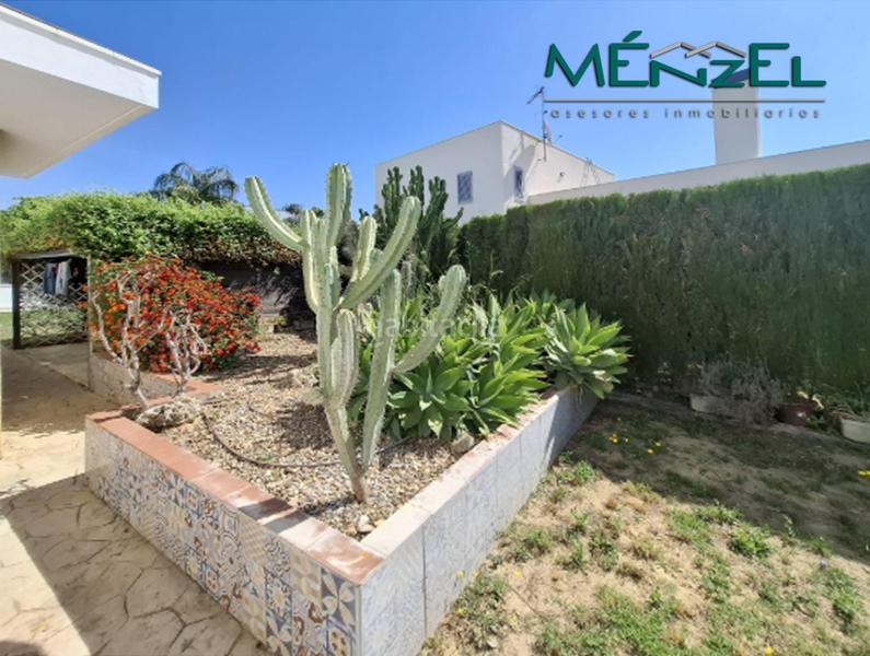 Foto d8c88604-713a-4745-b776-468e85b9338d. Chalet en Espartinas pueblo Espartinas