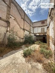 Terreno residenziale  Calle de la laguna. Construye la casa que siempre has imaginado en pleno corazón de