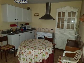 Casa a Blázquez (Los). Casa con cochera y salida a dos calles