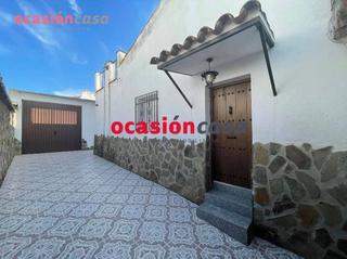 Casa a Valsequillo. Bonita casa con cochera en valsequillo