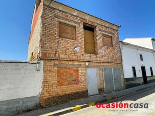 Maison à Peñarroya - Pueblonuevo. Casa de 2 plantas con cochera en construccion