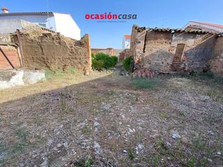 Maison à Fuente Obejuna. Casa con tejado nuevo y gran patio