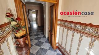 Maison à Fuente Obejuna. Casa con gran patio a la venta