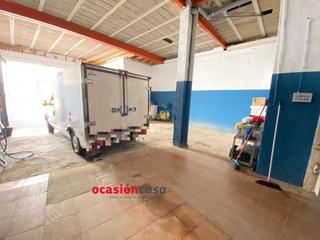 Aparcament cotxe a Peñarroya - Pueblonuevo. Garaje amplio en el centro de pueblonuevo