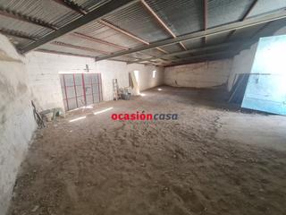 Aparcament cotxe a Peñarroya - Pueblonuevo. Cochera con gran patio a la venta