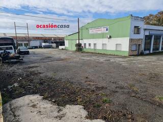 Bâtiment à usage industriel à Peñarroya - Pueblonuevo. Taller  desguace a la venta