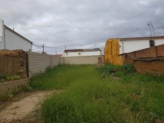 Terreny residencial a Blázquez (Los). Solar con salida a 3 calles en los blazquez