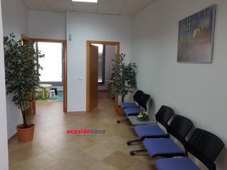 Édifice à Peñarroya - Pueblonuevo. Local comercial en pleno centro de pueblonuevo