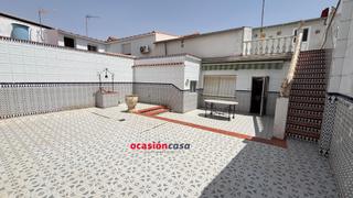 Maison à Peñarroya - Pueblonuevo. Casa con cochera y patio a la venta