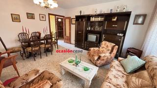 Maison à Peñarroya - Pueblonuevo. Casa tipo duplex con cochera a la venta