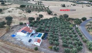 Terreny residencial a Belmez. Parcela con casa reformada, piscina y olivos