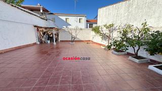 Maison à Fuente Obejuna. Casa reformada con gran patio a la venta