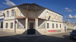 Casa en Peñarroya - Pueblonuevo. Casa de 2 plantas con cochera a la venta