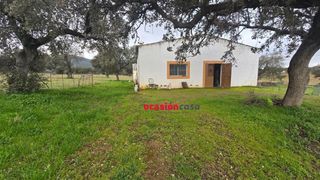 Terreny residencial a Peñarroya - Pueblonuevo. Finca rústica con nave a la venta