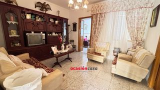 Casa a Peñarroya - Pueblonuevo. Casa con tejado nuevo a la venta
