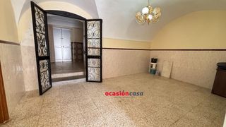 Casa a Peñarroya - Pueblonuevo. Casa con tejado nuevo y patio a la venta