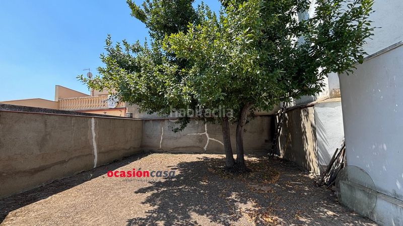 Foto a1e8fc34-54ca-4ed8-b90d-9d448846d90e. Edificio casa y piso independientes con tejado nuevo en Belmez