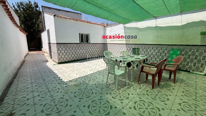 Foto c965db21-d1d4-490c-8bea-bf329d573361. Edificio casa y piso independientes con tejado nuevo en Belmez