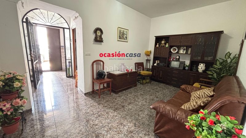 Foto cbdd7a61-0b6c-4a22-bec5-dfad365e9006. Edificio casa y piso independientes con tejado nuevo en Belmez