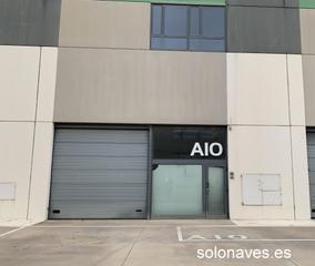 Rent Industrial building in Cartuja Baja. Nave industrial en poligono empresarium recinto cerrado.