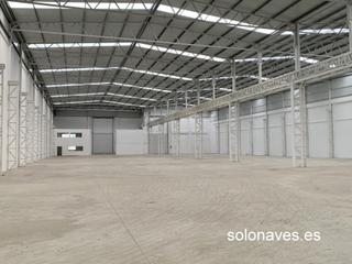 Alquiler Nave industrial en Avenida Cataluña. Se alquila nave en zona de cogullada