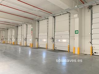 Rent Industrial building in Cartuja Baja. Naves llaves mano alquiler desde 13.000 m2 hasta 55.000 m2