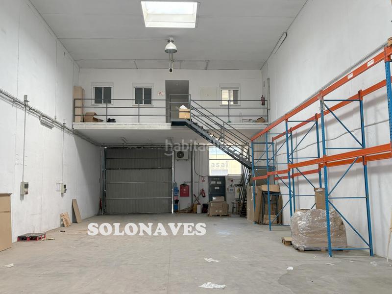 Foto 097e3804-71da-49b7-bbb3-3342290b2948. Location bâtiment à usage industriel dans Pinseque
