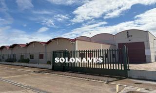 Fabrikhalle in Pina de Ebro. Nave en venta tipo c con campa en polígono de pina de ebro