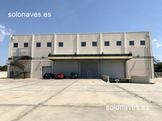 Location Bâtiment à usage industriel à Avenida Cataluña. Nave industrial completamente instalada con campa exterior cogul