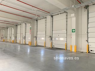 Lloguer Nau industrial a Cartuja Baja. Naves logísticas llaves en mano.