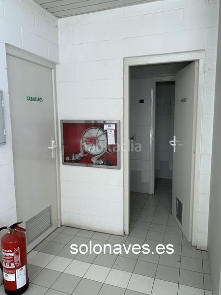 Foto 0f6e5e8c-7c1e-41a0-a904-c3f342743cc9. Rent industrial building in Parque Goya Zaragoza