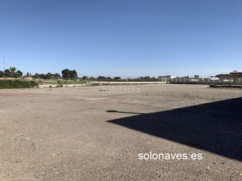 Foto 711fe50c-628c-4f51-8bd3-92ad433fc14b. Rent industrial building in Parque Goya Zaragoza
