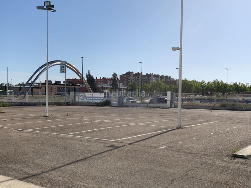 Foto c8eabdf4-e586-4c9a-857c-06bf5c09a9ac. Rent industrial building in Parque Goya Zaragoza