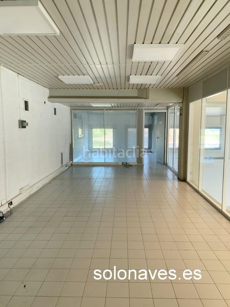 Foto e16d39ff-416f-4907-abbf-436c185abe19. Rent industrial building in Parque Goya Zaragoza