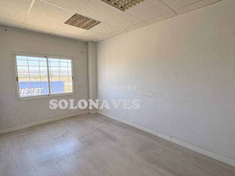 Foto 9f4bf334-06ab-45cb-9d51-f96fa3ac2847. Lloguer nau industrial a Pinseque