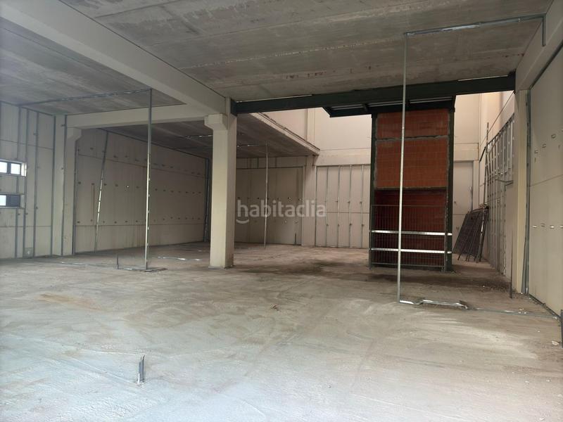 Foto 7ea2c876-e169-4c1a-bded-8de3093f2639. Nau industrial a Garrapinillos Zaragoza