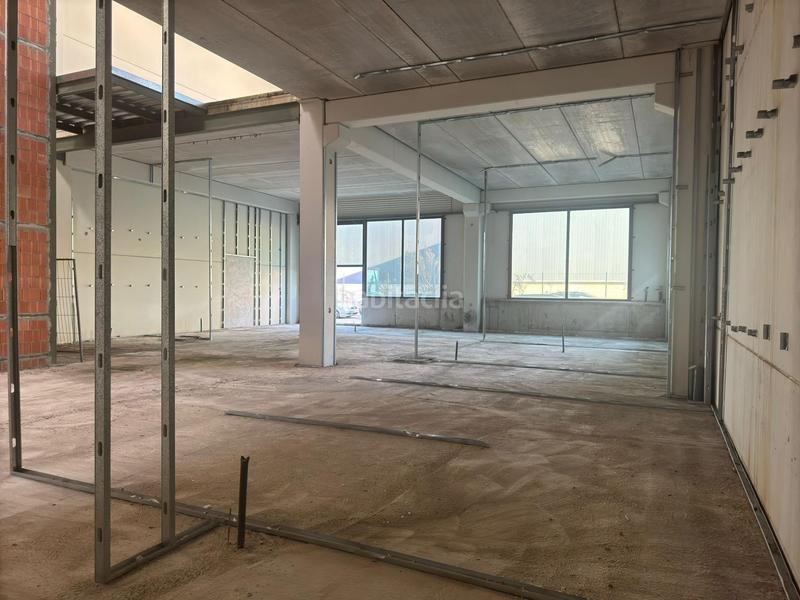 Foto cc0e7503-7512-4729-940e-3a68fe554a7b. Nau industrial a Garrapinillos Zaragoza