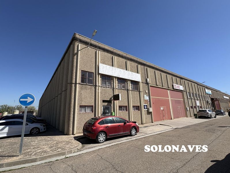 Foto d0927973-6eda-4ae4-a726-fc8a6f1e3179. Nau industrial a Cartuja Baja Zaragoza