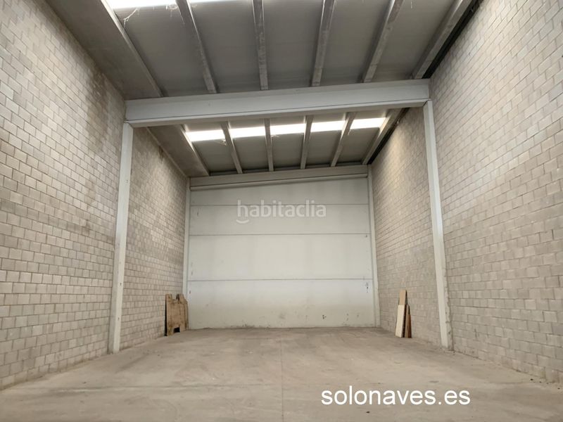 Foto b765234a-5b03-4769-a221-79e366d1244c. Nau industrial a Cuarte de Huerva