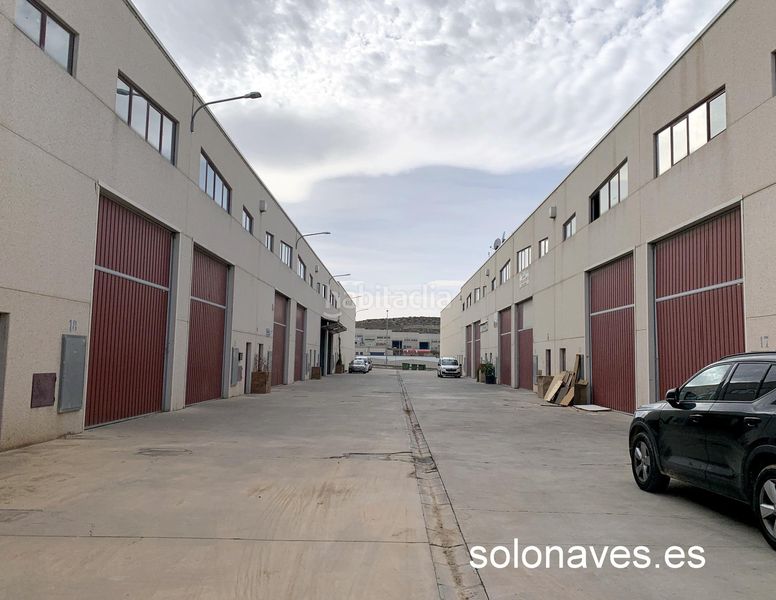 Foto ba4320f7-694e-44f8-8a74-280598fa7e99. Nau industrial a Cuarte de Huerva