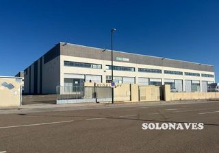 Nau industrial a Cartuja Baja