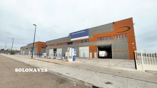 Miete Fabrikhalle in Cartuja Baja. Nave instalada en polígono empresarium
