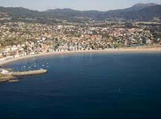 Casa adossada a Panxón. Casa en venta en nigrán