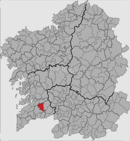 Foto cc598e20-1686-42d0-b486-f62b8cb90a0a. Ático  en venta en Mondariz