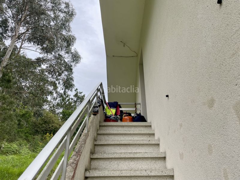 Foto b43f9974-9ed2-4e9d-a8fb-ed182383504d. Casa amb aparcament a Grove (O)