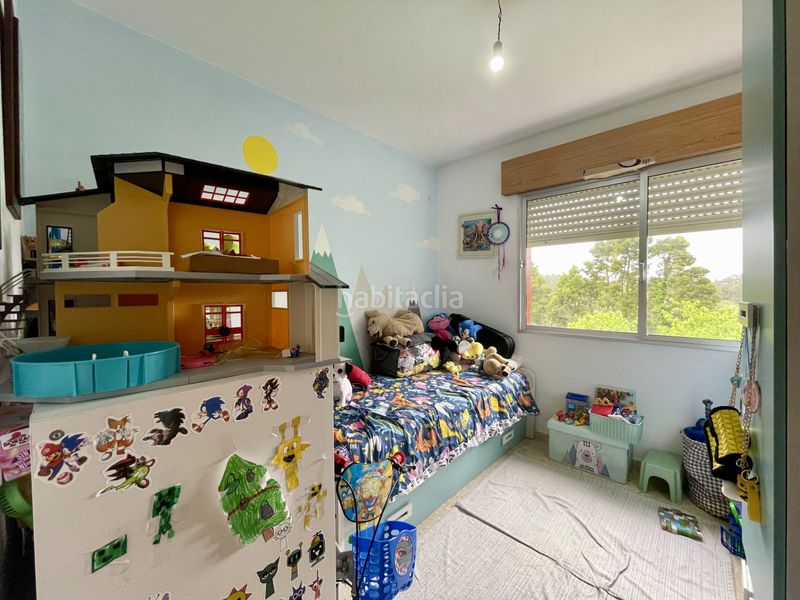 Foto b66ef264-b0b2-4b40-82d6-427ee3ff90dd. Casa amb aparcament a Grove (O)
