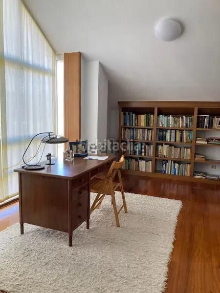 Foto add0f3ee-e5c2-4ad5-8fae-c806b3188b4d. Casa aparellada amb aparcament a Brión