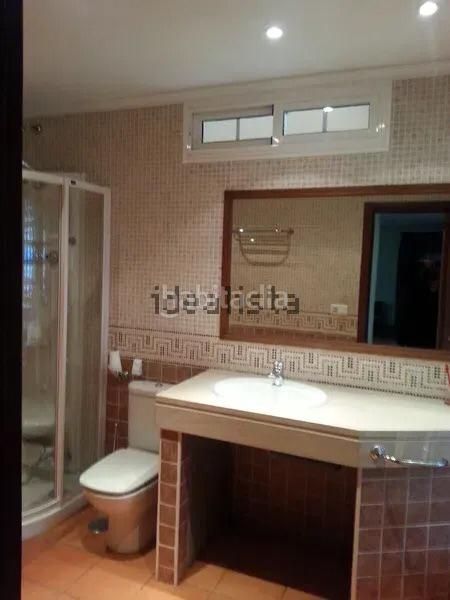 Foto 03d5e796-8e4d-4420-8885-8c89f90f8902. Chalet avec cheminée chauffage parking piscine dans Rosal (O)