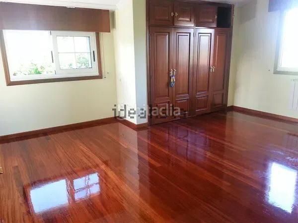 Foto 86b69a56-809e-4b66-86ff-c027b9aeb5e0. Chalet avec cheminée chauffage parking piscine dans Rosal (O)