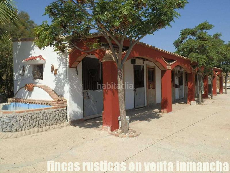 Foto 061484cb-8f1b-4bdc-95ac-94bfcc9a5d46. Fondo rustico in Pizarra